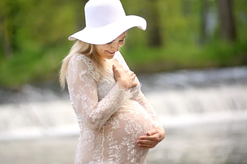 Těhotenské focení exteriér - Monika Novotná Photography