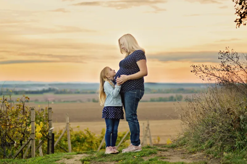 Těhotenské focení exteriér - Monika Novotná Photography